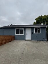 Building Photo - 447 Arroyo Ave