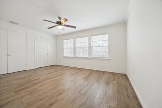 Building Photo - 4025 Essex Ln