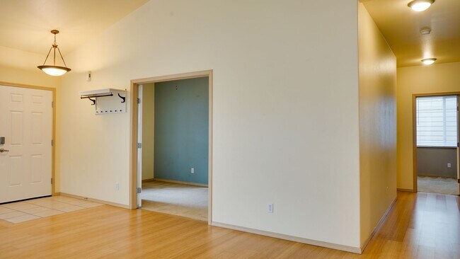 Foto del edificio - Crofton Hills Rambler