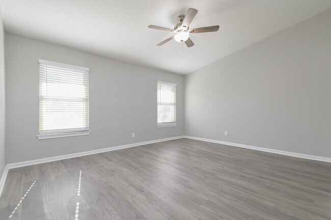 Building Photo - 13418 Pebble Cir
