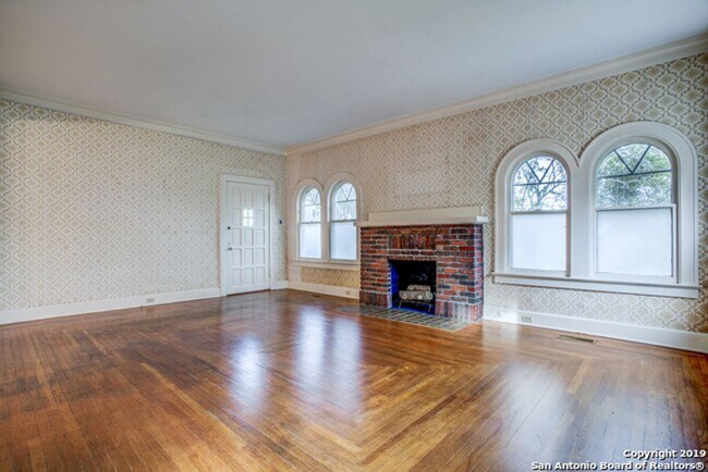 Foto del edificio - CHARMING ALAMO HEIGHTS 2-BEDROOM