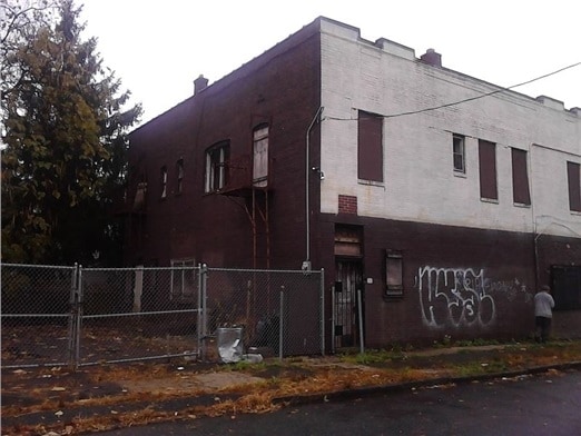 Foto del edificio - 98-100 Brookdale Ave