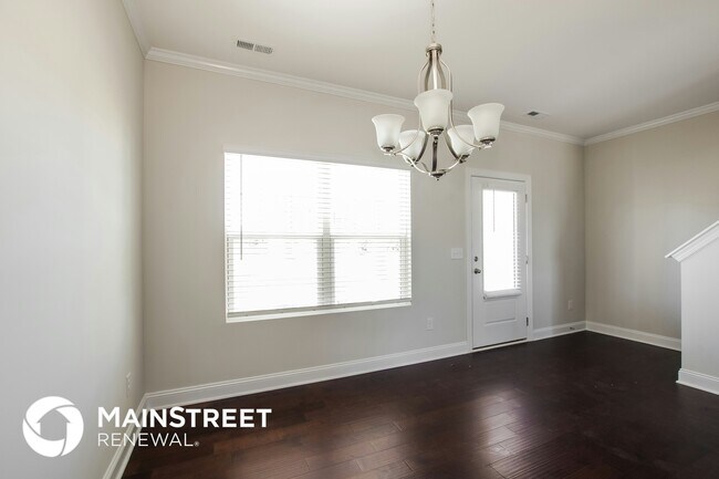 Building Photo - 2132 Vecchio Dr