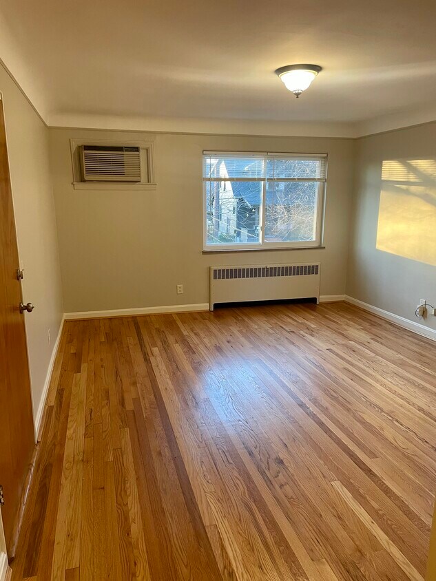 Foto principal - 6014 Woodmont Ave