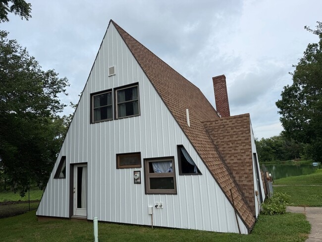 Foto del edificio - 558 E County Rd 1350 N