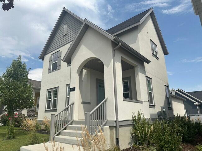 Building Photo - 6442 Bethany Way