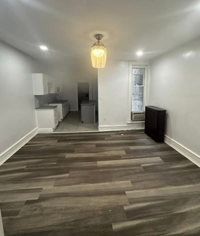 Photo - 5 Bedroom House for Rent