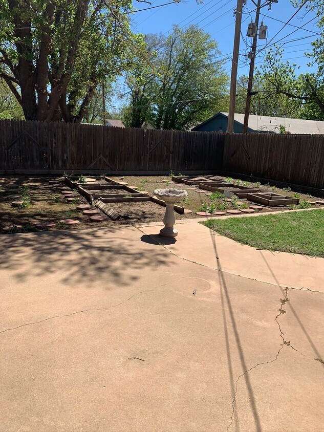 Foto principal - Taking Applications now. Beautiful 4/2/2 B...