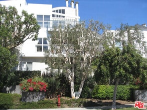 Building Photo - 2913 3rd St