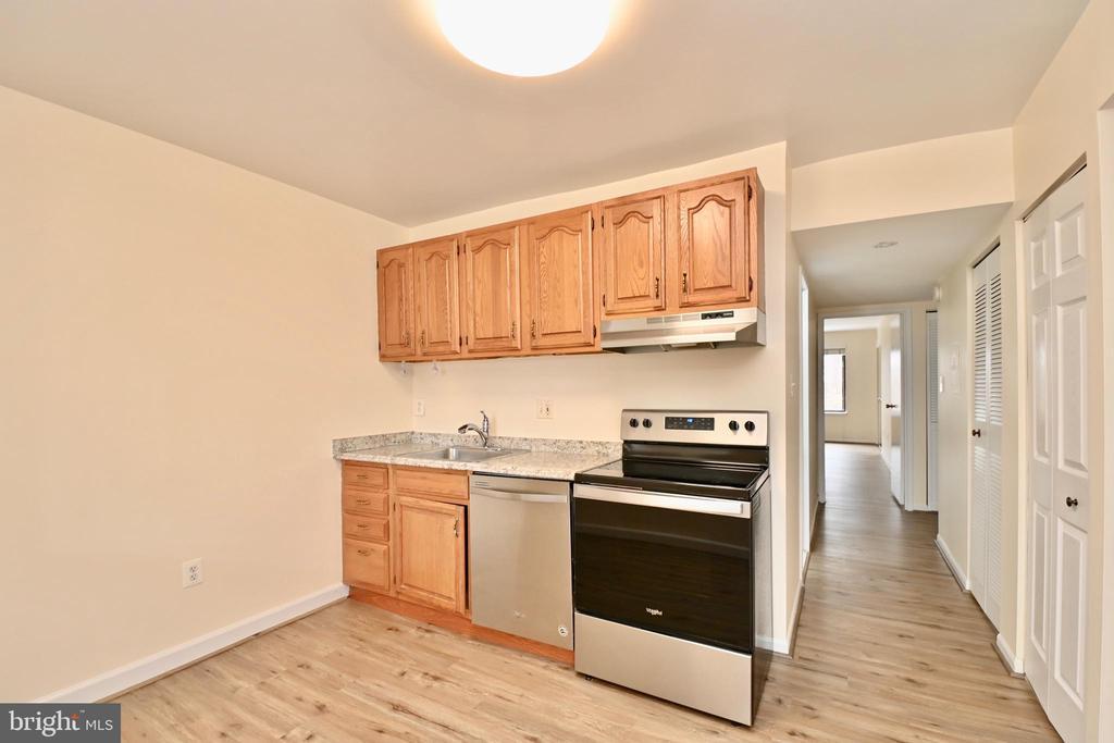 Foto principal - 9723 Kings Crown Ct