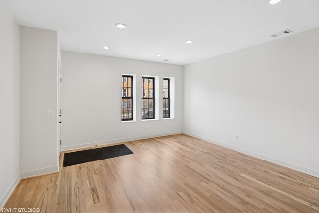 Building Photo - 1246 S Fairfield Ave