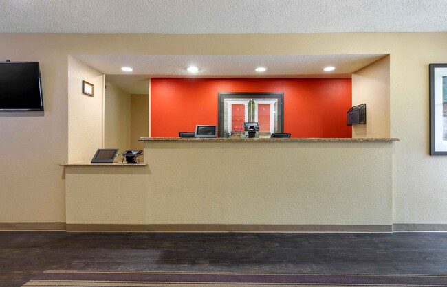 Lobby and Guest Check-in - Furnished Studio - Austin