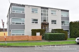 Building Photo - 4238 Evanston Ave N