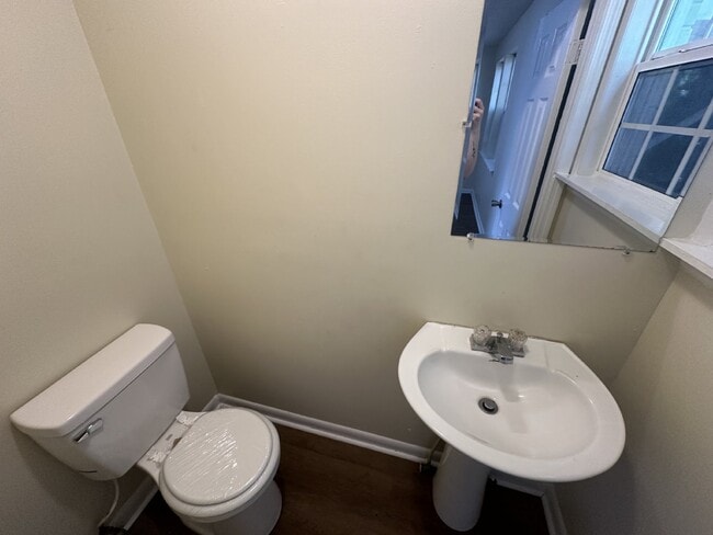 Building Photo - Apartment for Rent