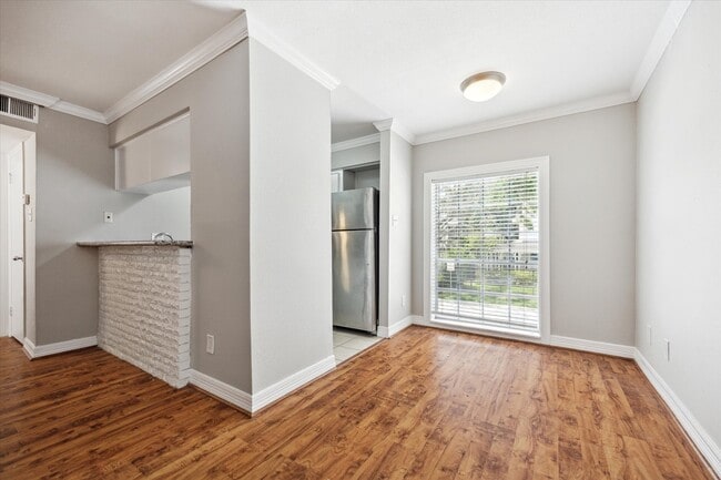 Building Photo - 201 Emerson St