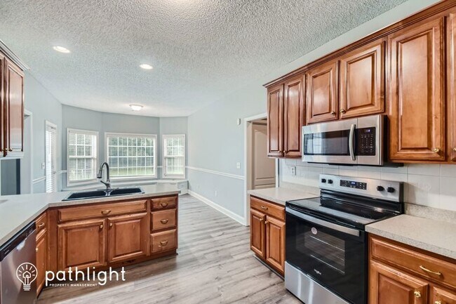 Building Photo - 252 Caitlyn Dr