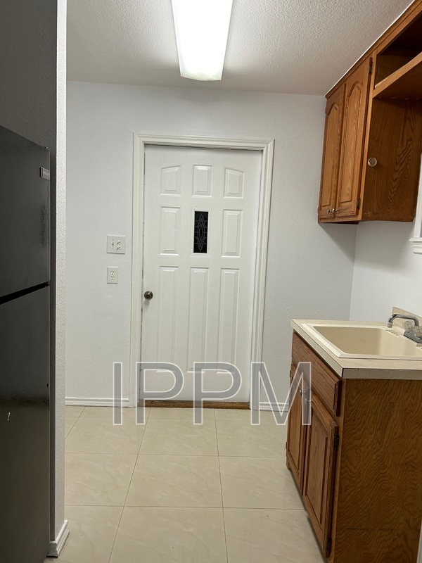 Building Photo - 5610 La Cana Dr