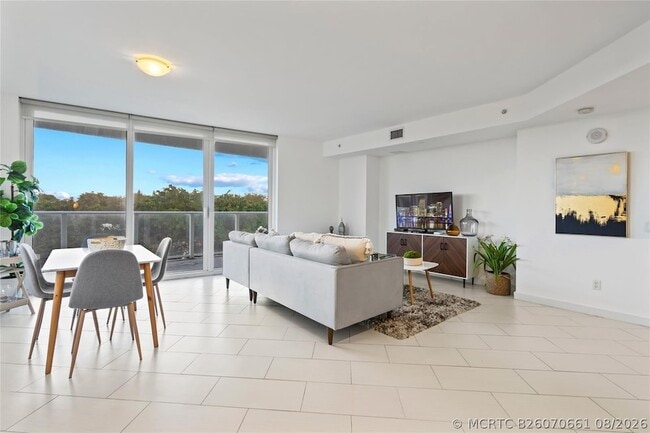 Building Photo - 4250 Biscayne Blvd