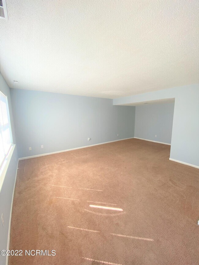 617 Myrtlewood Cir, Jacksonville, NC 28546 Townhome Rentals in