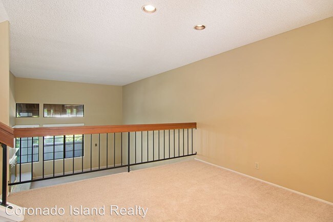 Building Photo - 7982 Mission Vista Dr