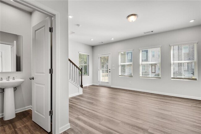 Foto del edificio - 1216 Marlo Wy