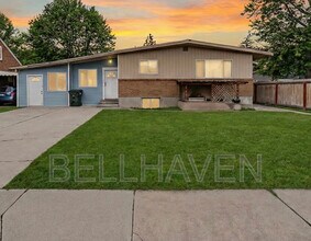 Building Photo - 1121 S 4th Ave