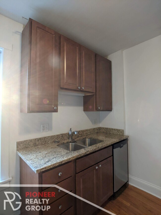 Foto del edificio - 4912 N Hoyne Ave