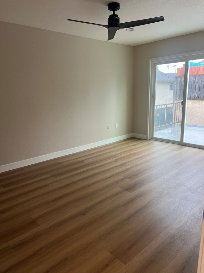 Dormitorio 1 - 2059 S Nautical St