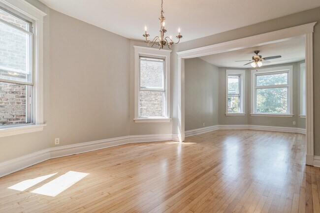 Dining Room/Living Room - 2627 N Francisco Ave