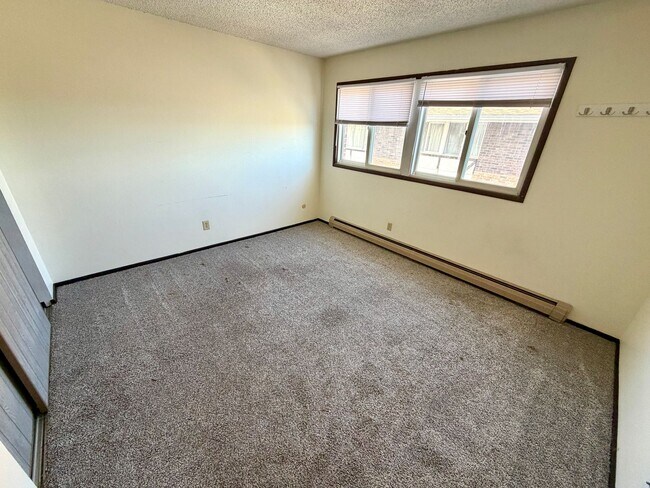 Foto del edificio - 2 Bed 1 Bath Apartment on West Side of Helena!
