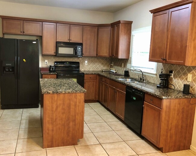 Building Photo - 2417 Abbeyglen Cir