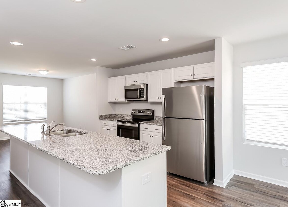 Building Photo - 515 Pollyanna Dr