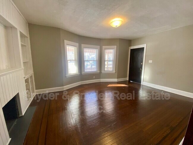 Foto del edificio - 418 Crestwood Ave