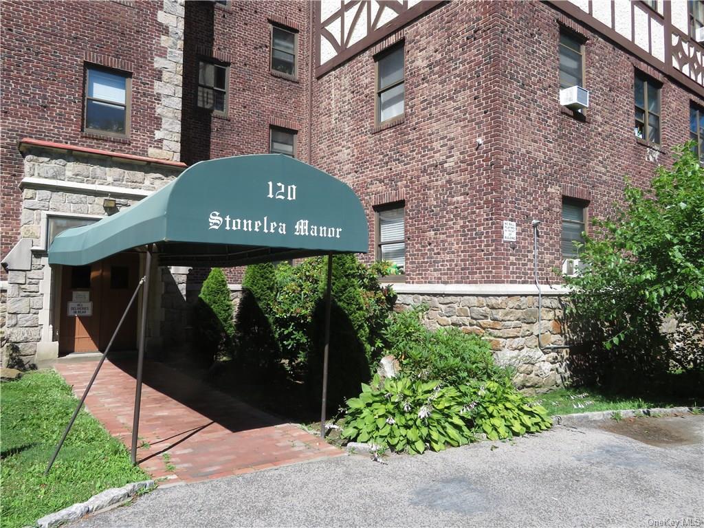 110 Stonelea Pl Unit 1F, New Rochelle, NY 10801 Condo for Rent in New