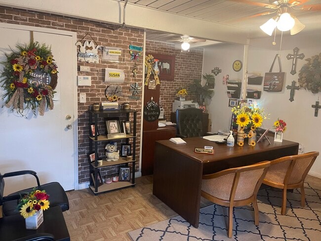 Leasing Office- Welcome to Alpine Heights. - Alpine Heights Apartments