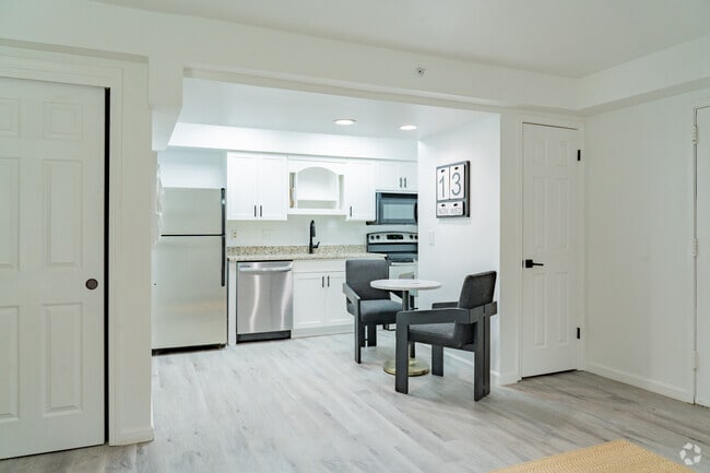 1BR, 1BA - 500SF - Kitchen - The District at North Hills