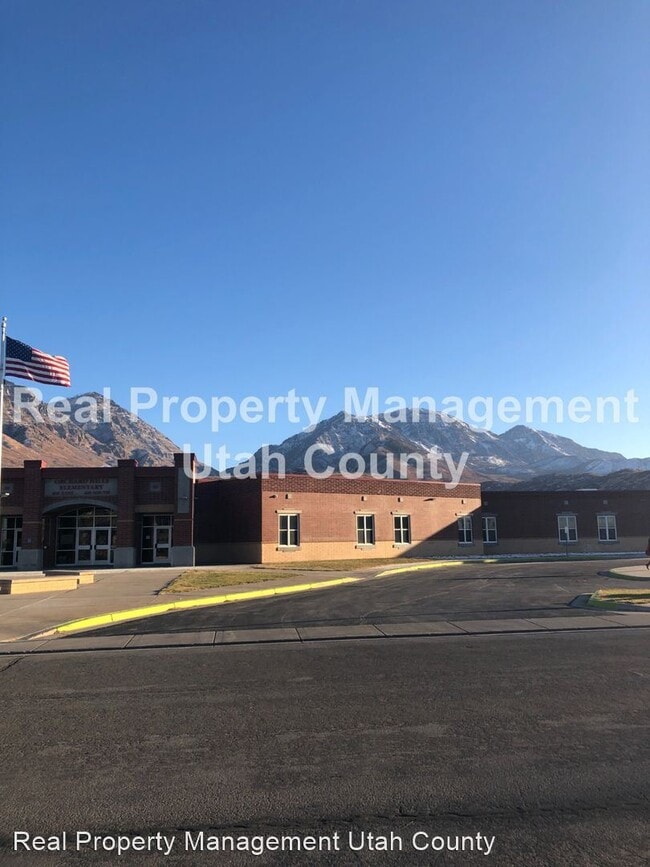 Building Photo - 3 br, 2.5 bath House - 189 E 610 S