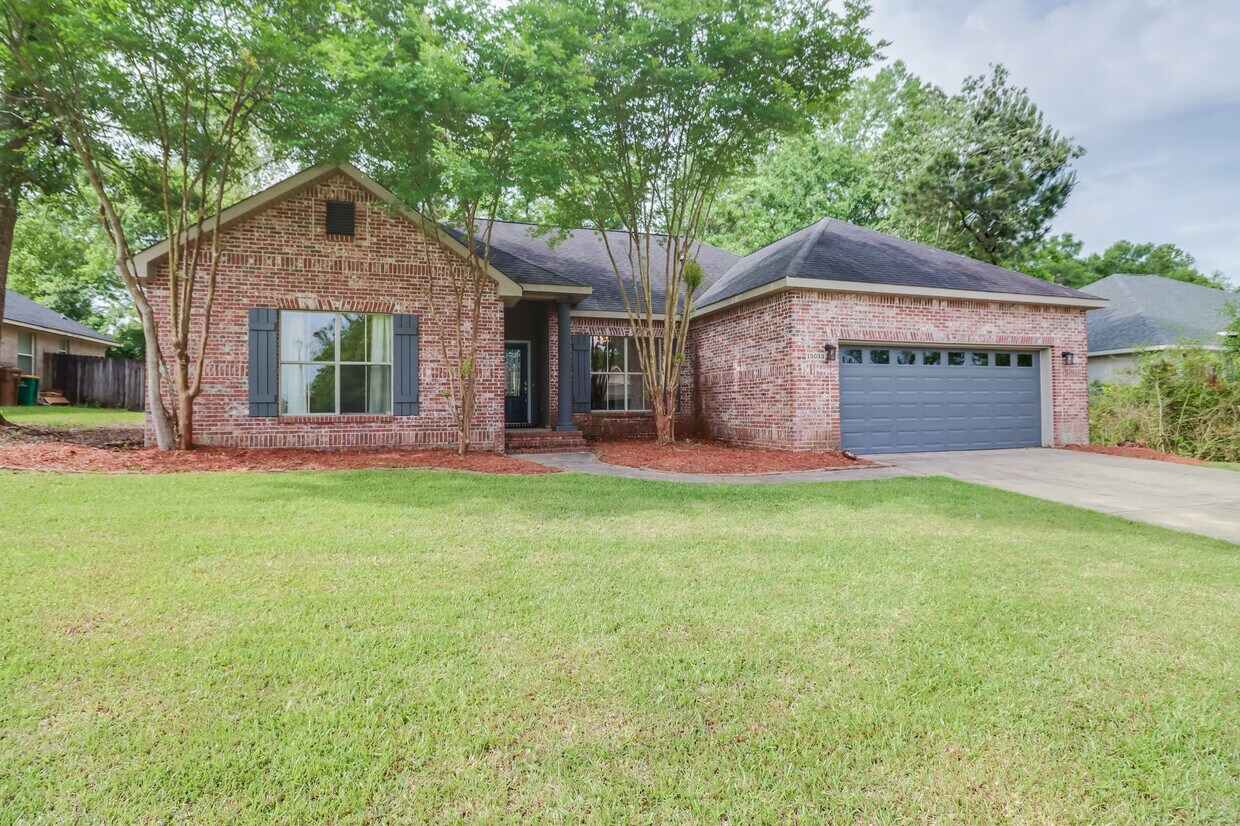 Primary Photo - 15033 S White Swan Dr