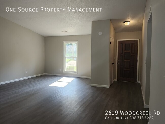Foto del edificio - 2609 Woodcreek Rd