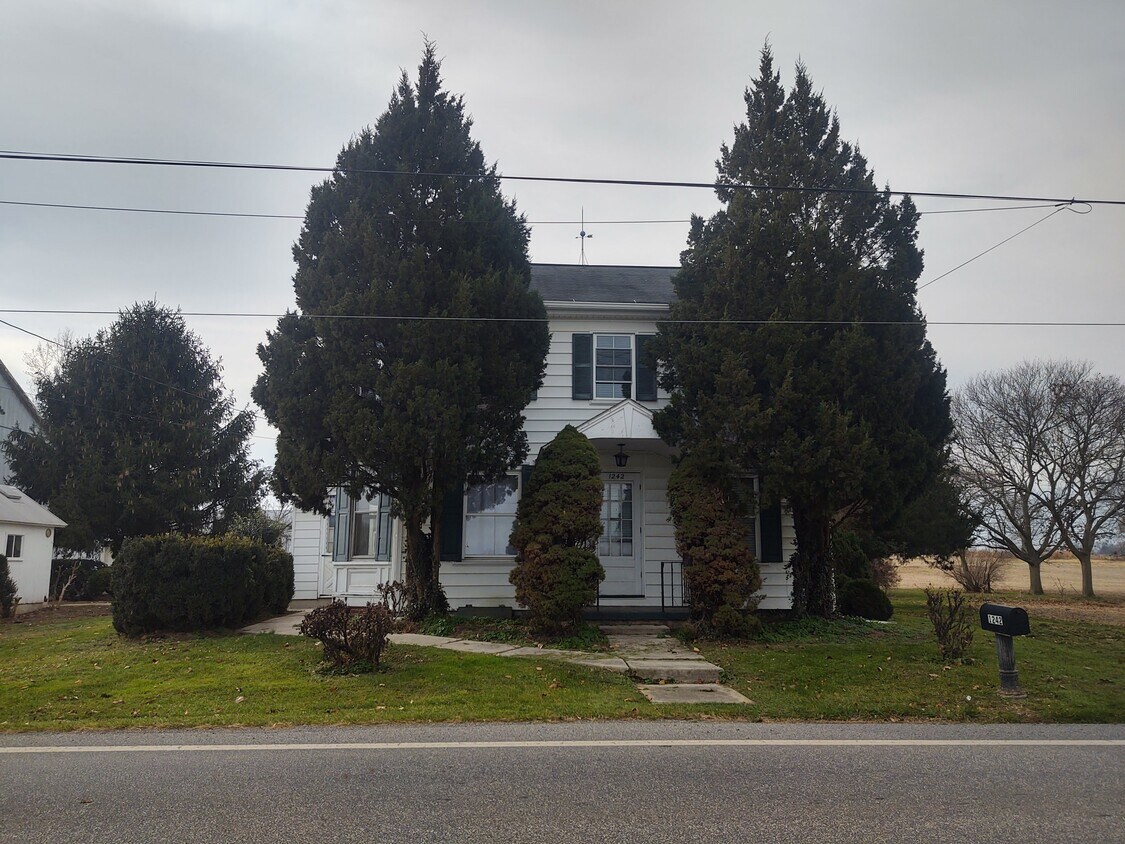 Front - 1242 S York St