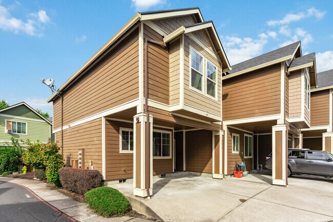 Building Photo - 8679 NE Hyde Park Ln