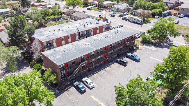 Foto del edificio - 8780 Galen Ct
