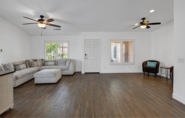 Foto del edificio - AVAILABLE NOW!! GORGEOUS 3 Bedroom 2 Bathroom Home in Indio!