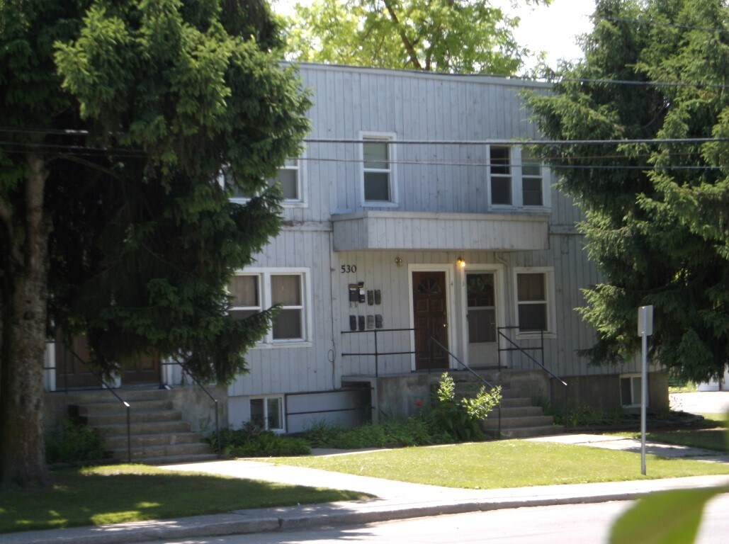 Foto principal - 530 E Birch Ave