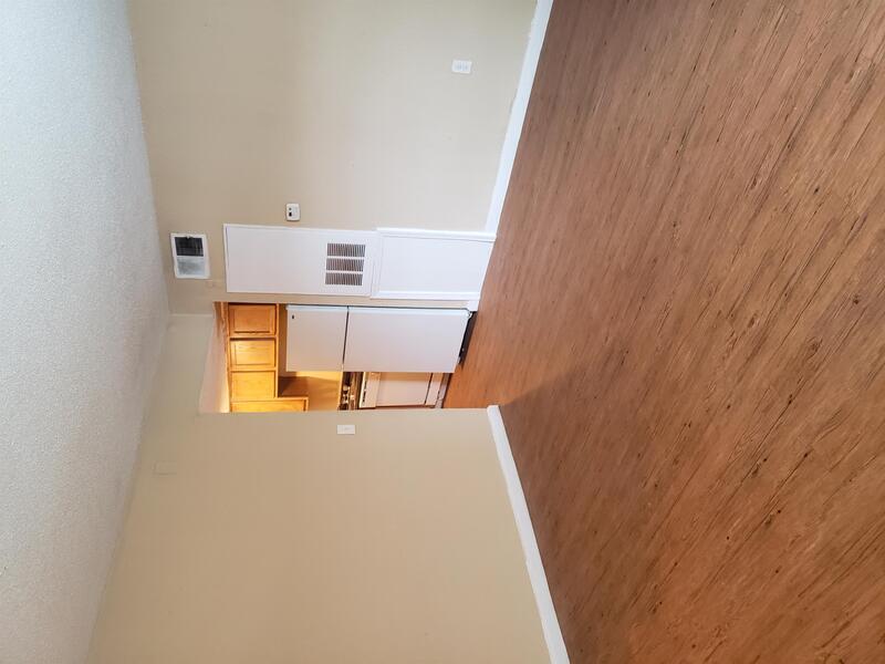 Foto principal - 3400 Garden Oaks Dr