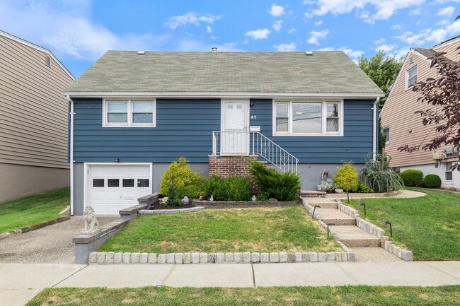 Building Photo - 47 Blondel Dr
