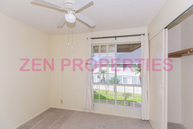 Foto del edificio - a 2 bdrm, 2 bath townhome  with 1 prkg at ...