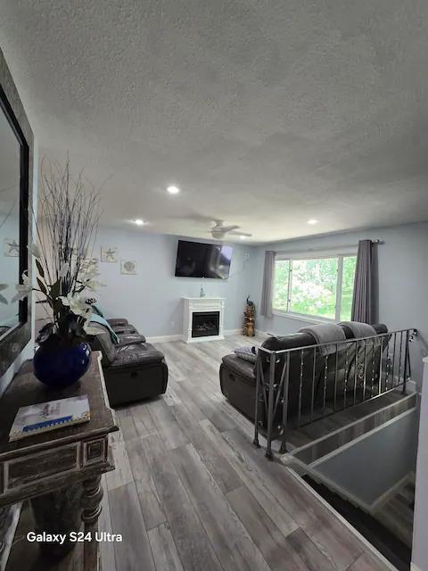 Building Photo - 25 Dodder Ln SW