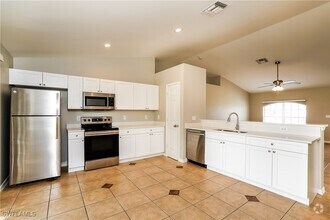 Building Photo - 2035 NE 8th Pl