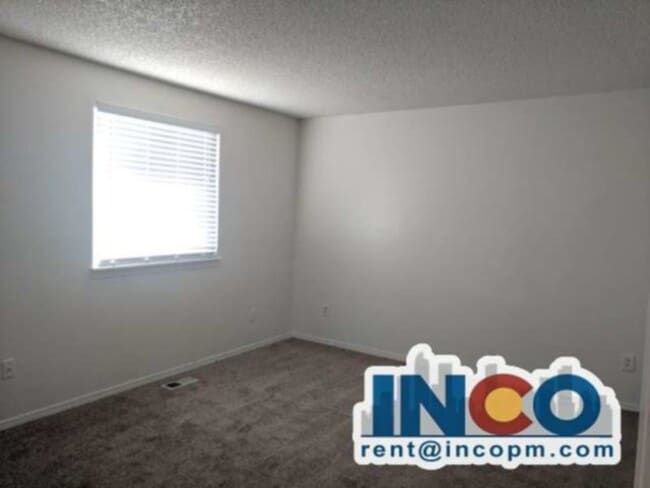 Foto del edificio - 14800 E 43rd Ave